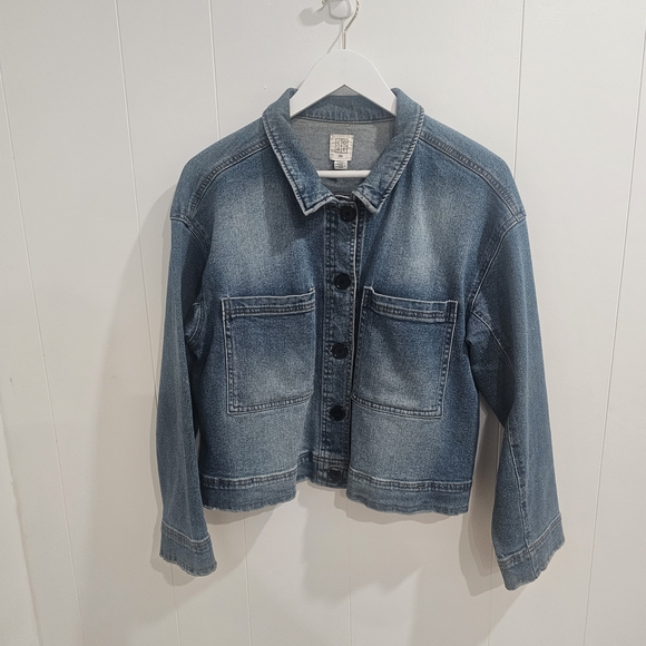 CORE Life Classic Streetwear, Medium Wash Frayed Denim Jean Jacket - S. Large - Picture 2 of 8